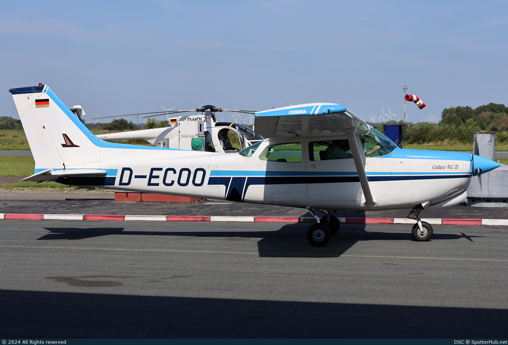 Photo of D-ECOO - Cessna 172RG Cutlass RG II operated by Private