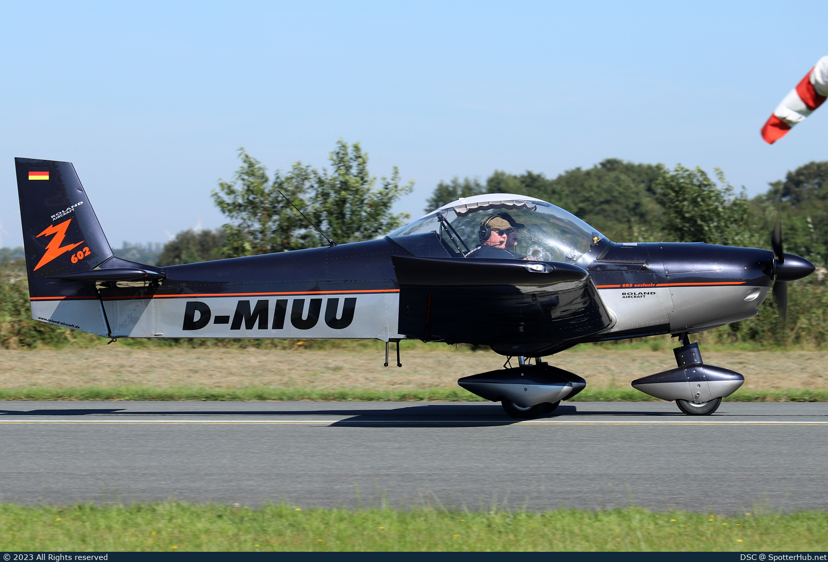 Photo of D-MIUU - Roland Z-602 operated by Private