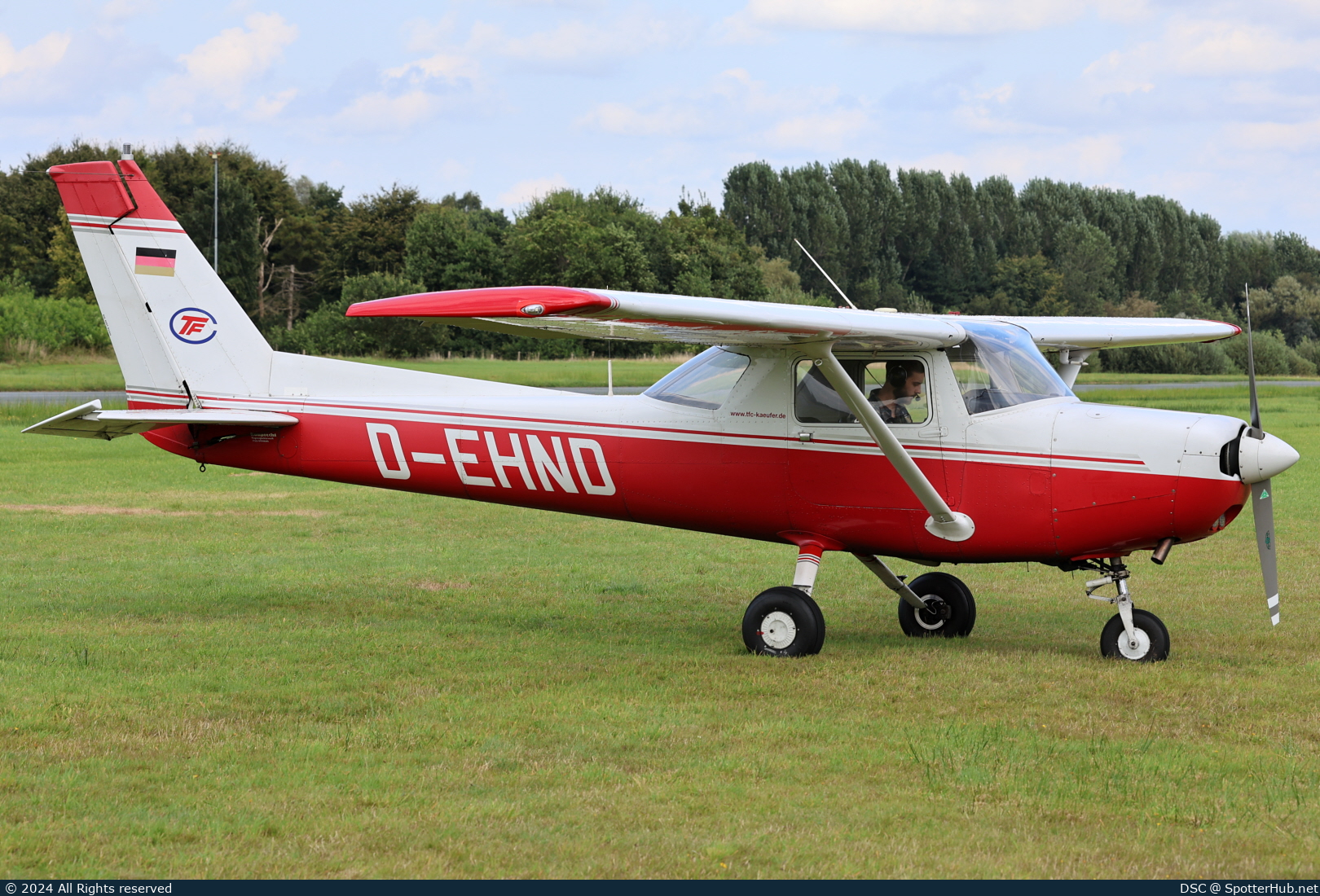 Photo of D-EHND - Reims-Cessna F152 operated by TFC Flight Training