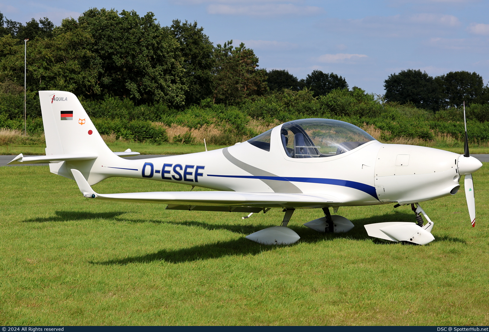 Photo of D-ESEF - Aquila A210 operated by Luftfahrtvereinigung Greven