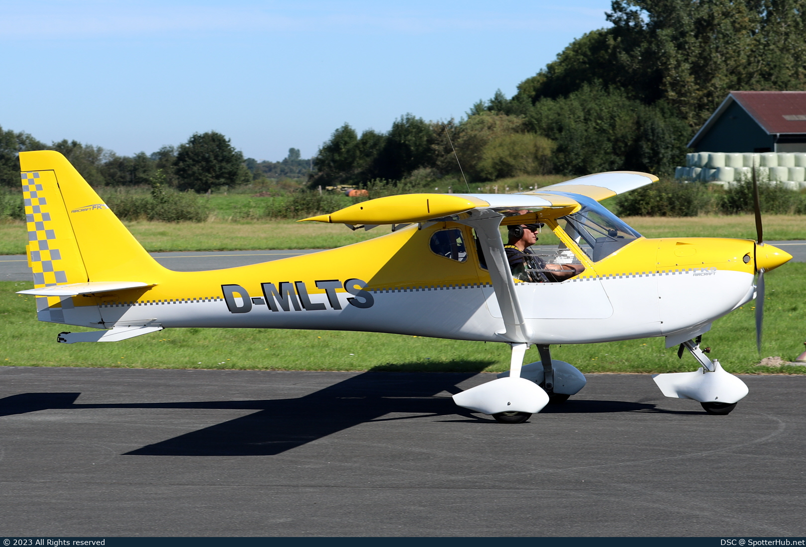 Photo of D-MLTS - FK-Lightplanes FK9 Mk.IV operated by Private