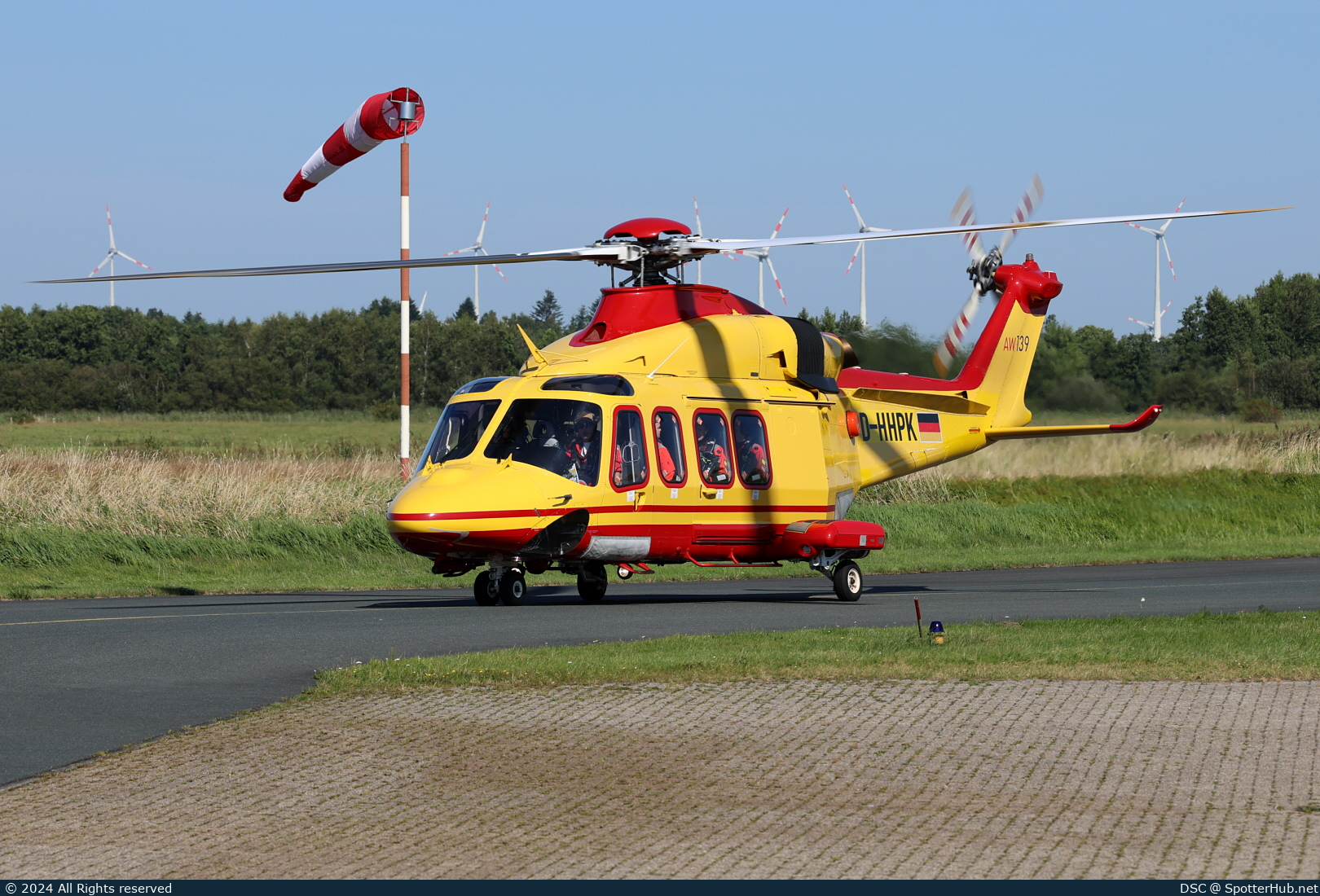 Photo of D-HHPK - AgustaWestland AW139 operated by Heli Service International
