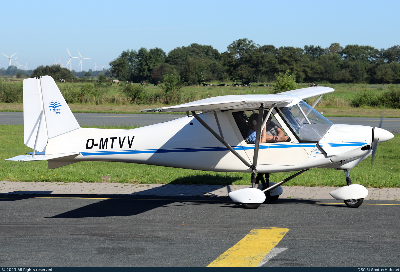 Photo of D-MTVV - Comco Ikarus C42 operated by Private
