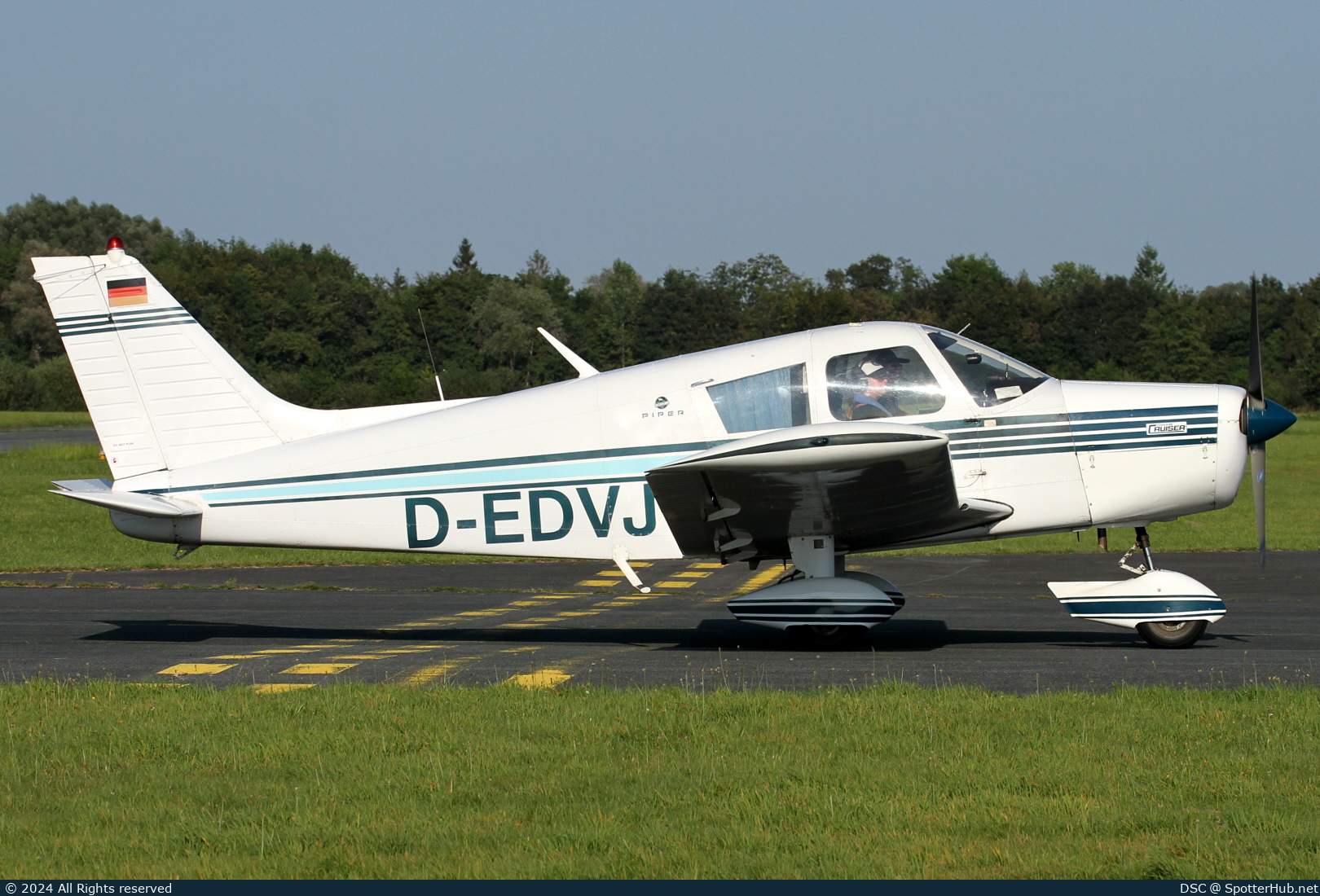Photo of D-EDVJ - Piper PA-28-140 Cherokee E operated by Private