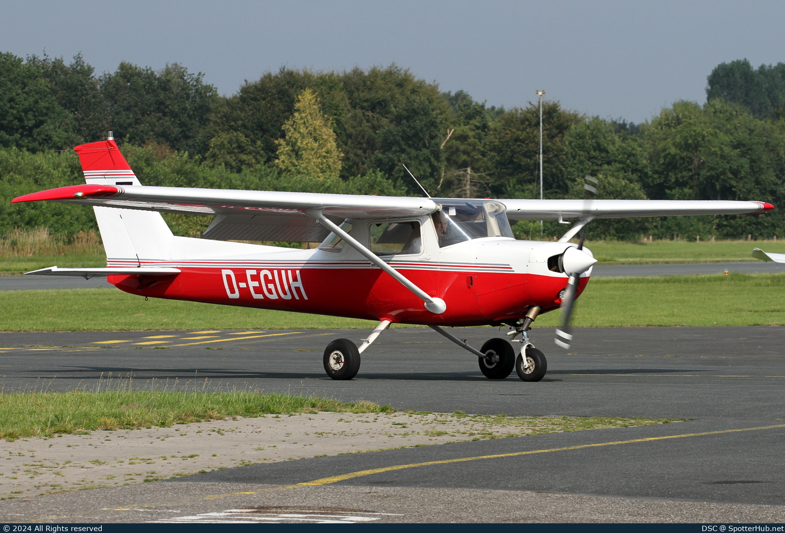Photo of D-EGUH - Reims-Cessna F152 II operated by TFC Flight Training