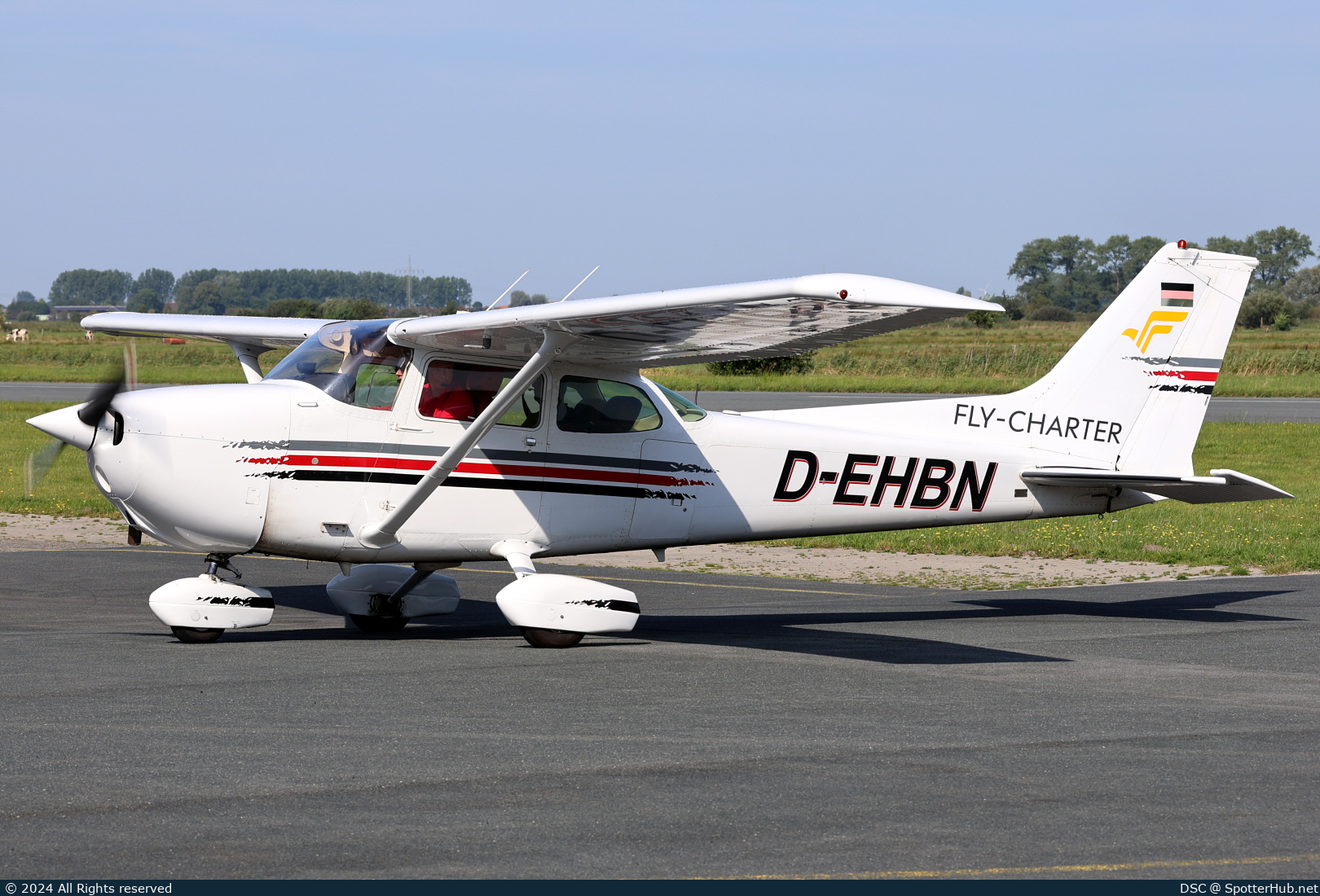 Photo of D-EHBN - Reims-Cessna F172N Skyhawk II operated by Fly-Charter