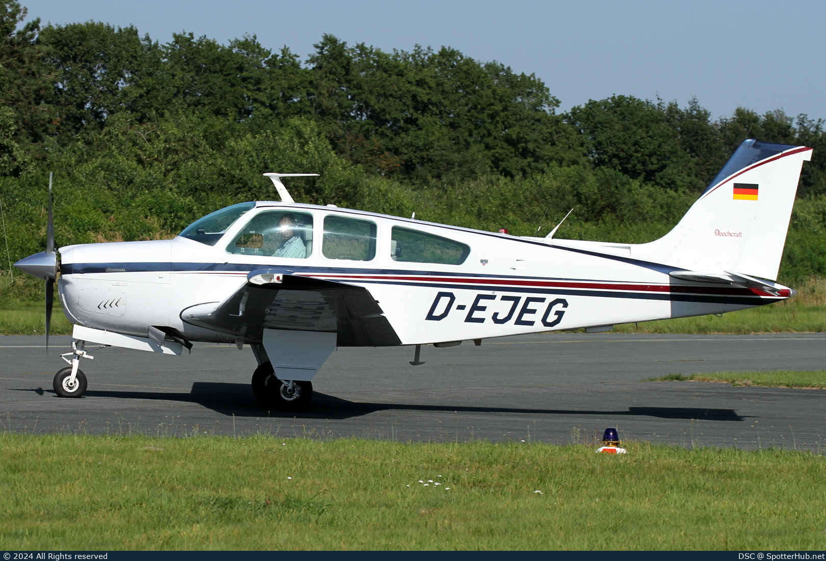 Photo of D-EJEG - Beechcraft F33A Bonanza operated by Private