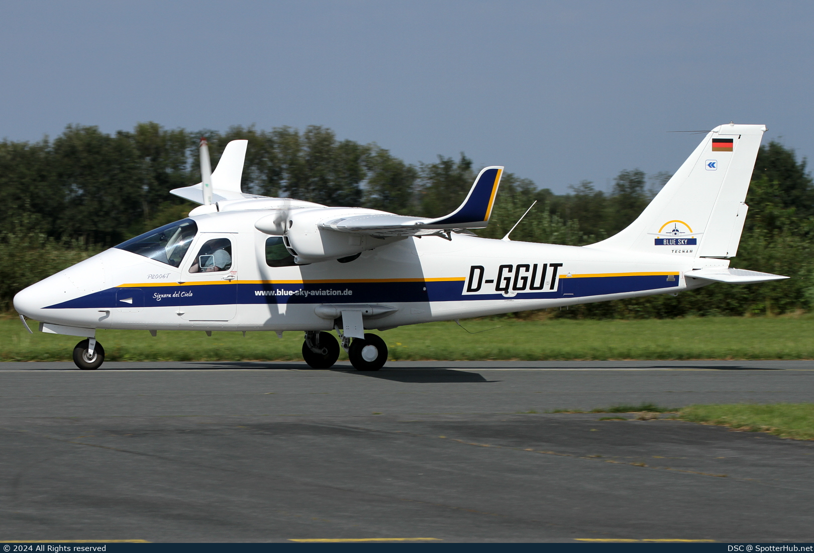 Photo of D-GGUT - Tecnam P2006T operated by Blue Sky Aviation