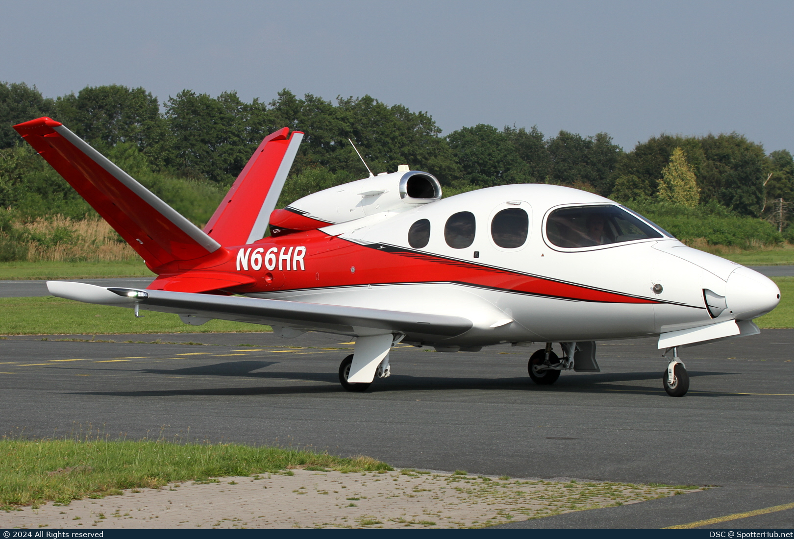Photo of N66HR - Cirrus Vision Jet G2+ operated by Private