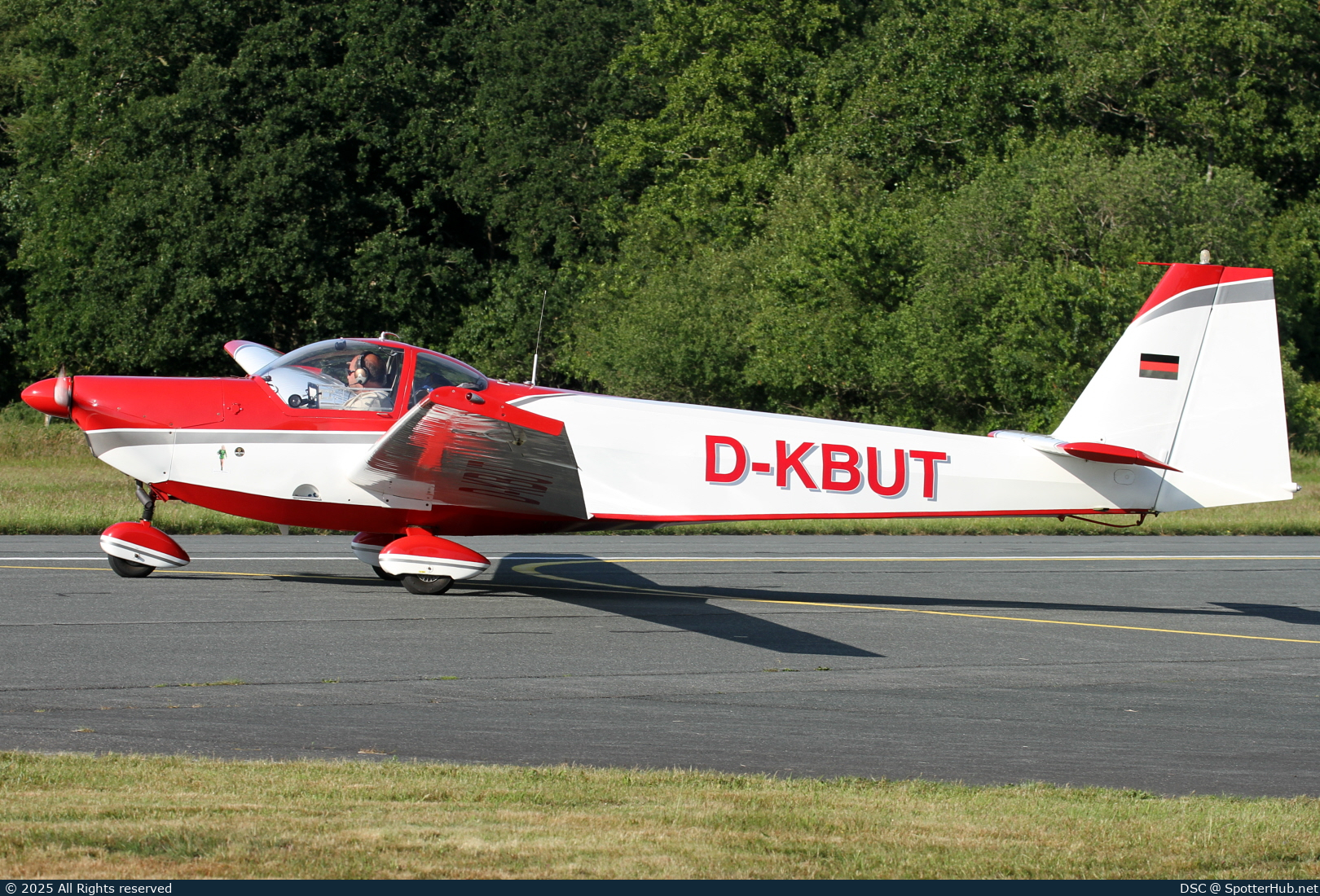 Photo of D-KBUT - Scheibe SF 25C Rotax-Falke operated by Luftsportverein Brilon