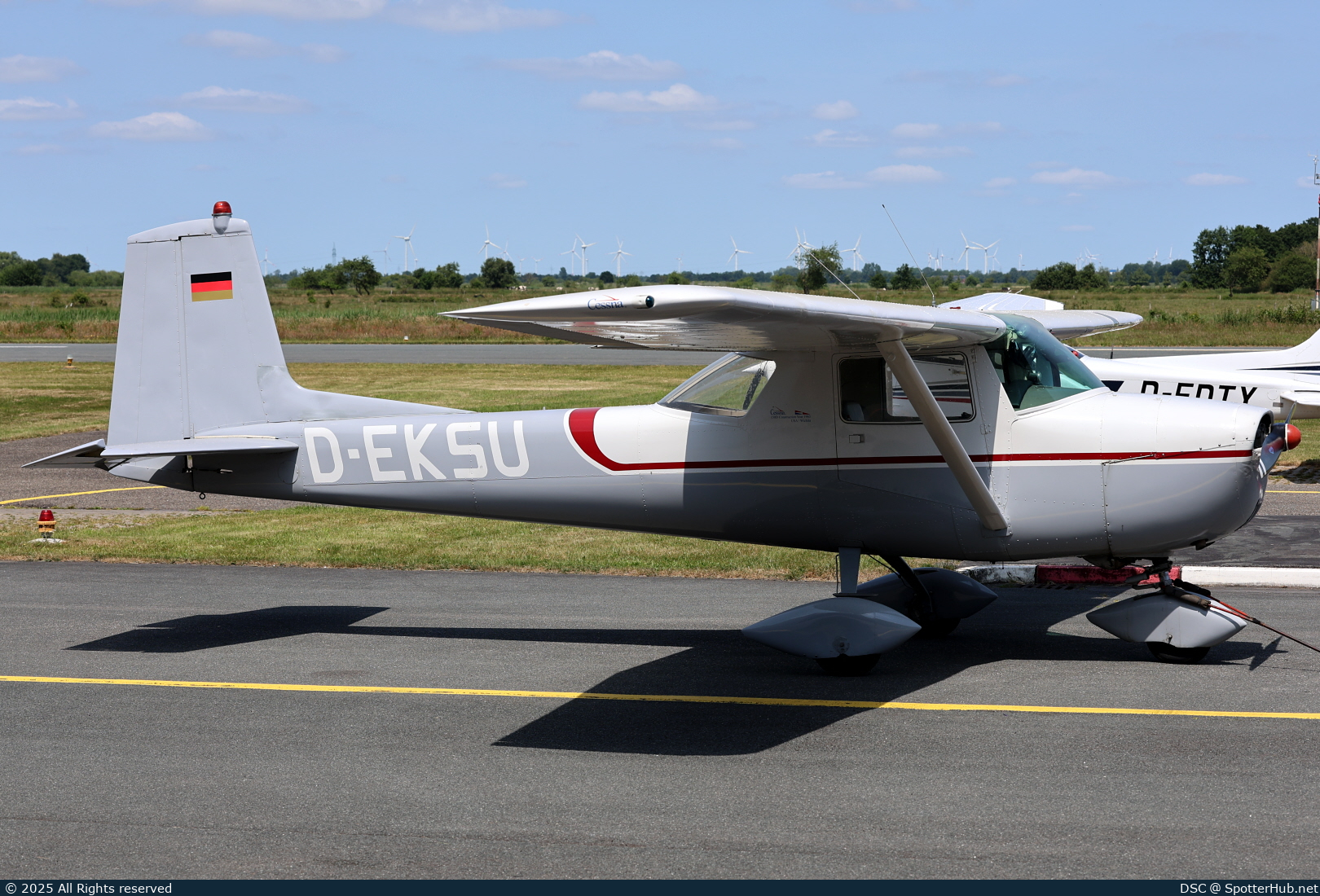 Photo of D-EKSU - Cessna 150D operated by Private