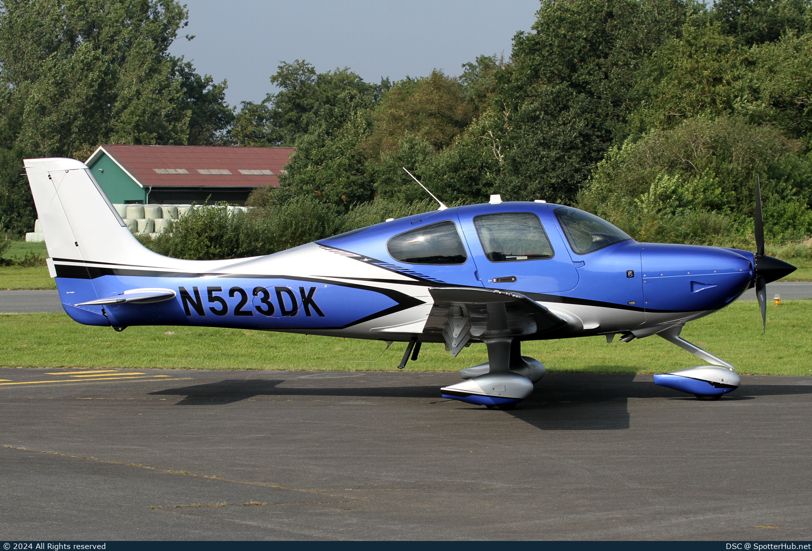 Photo of N523DK - Cirrus SR22T G7 GTS operated by Private