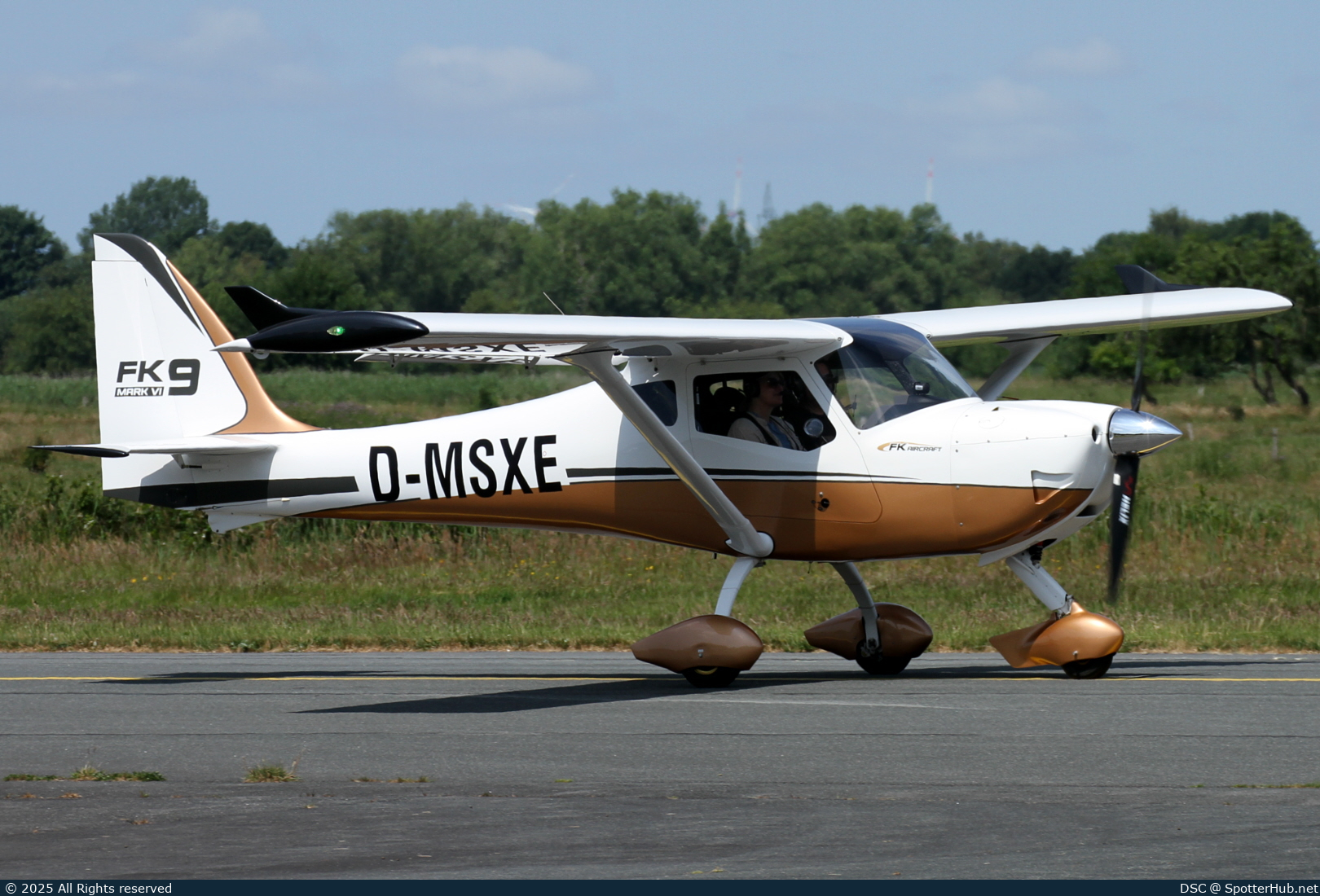 Photo of D-MSXE - FK-Lightplanes FK9 Mk.VI operated by Private