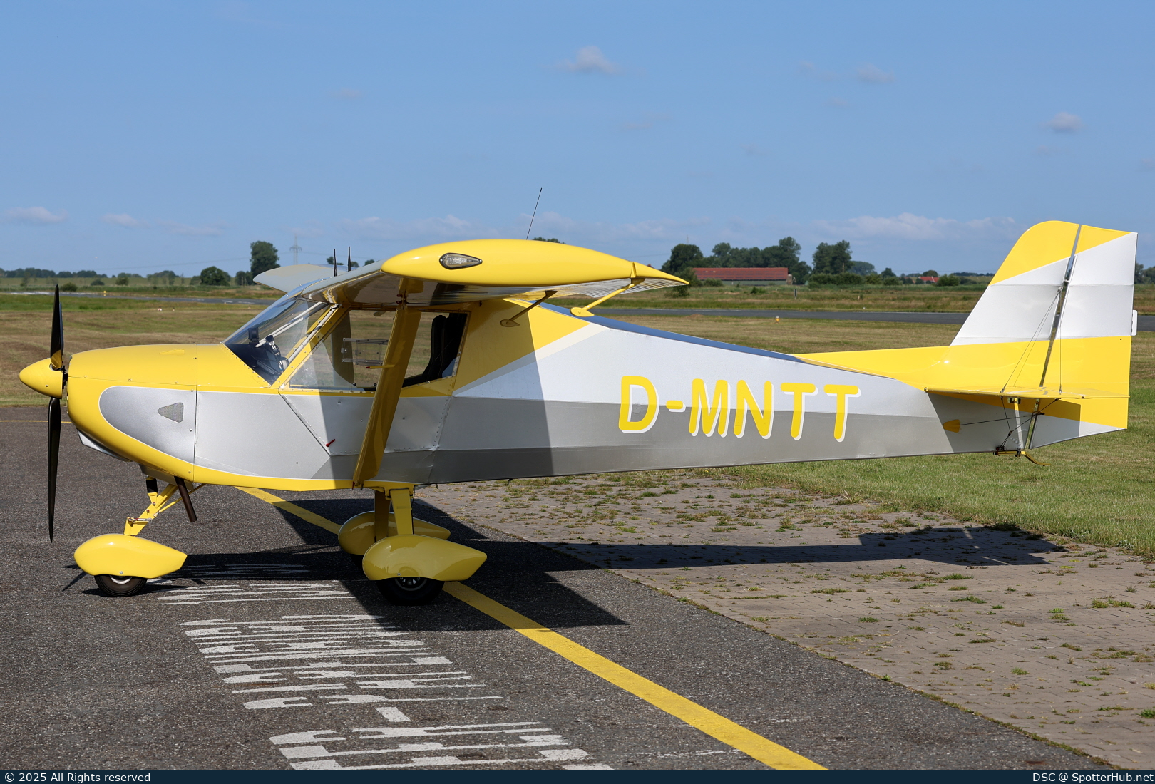 Photo of D-MNTT - FK-Lightplanes FK9 Mk.II operated by Private