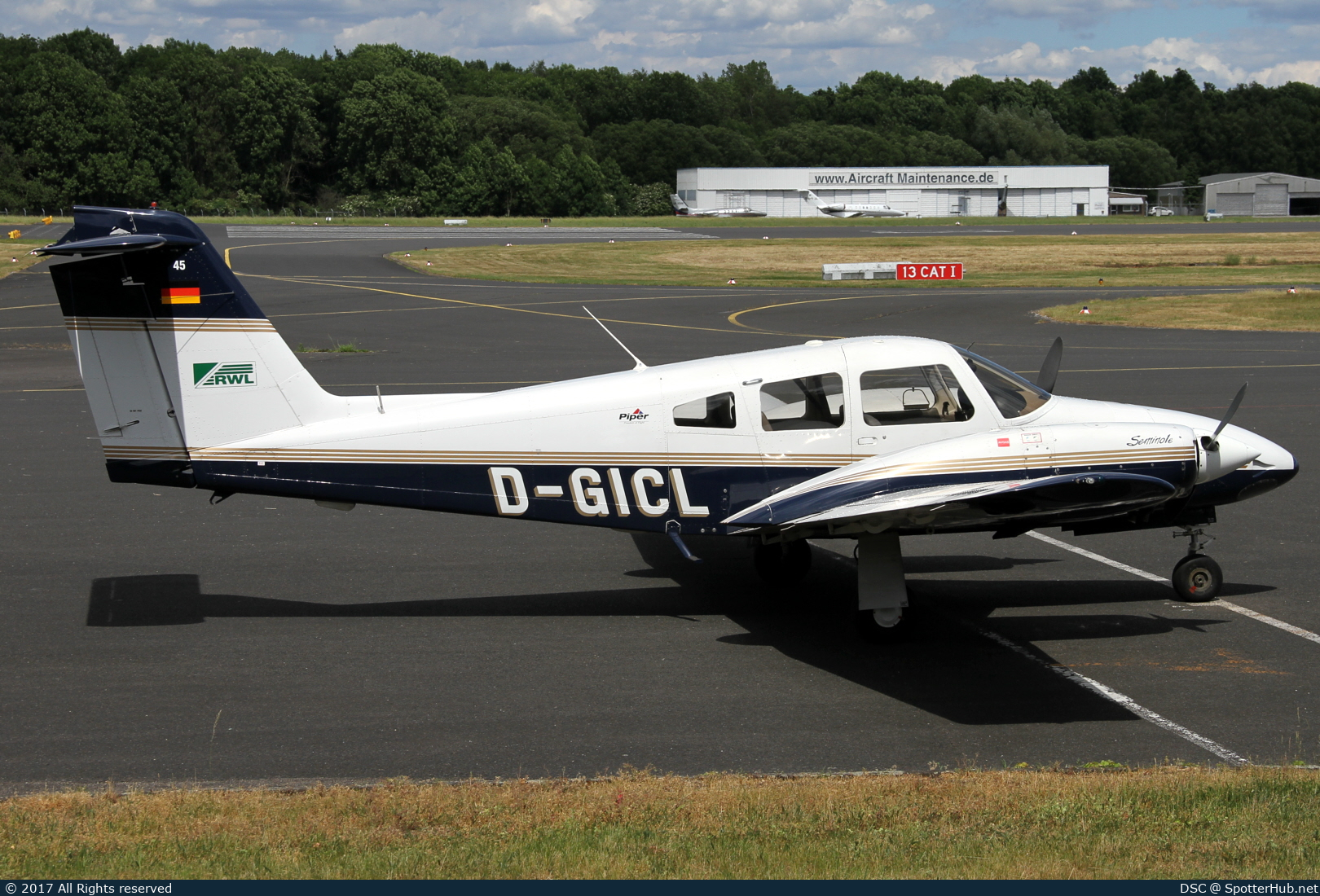 Photo of D-GICL - Piper PA-44-180 Seminole operated by RWL German Flight Academy