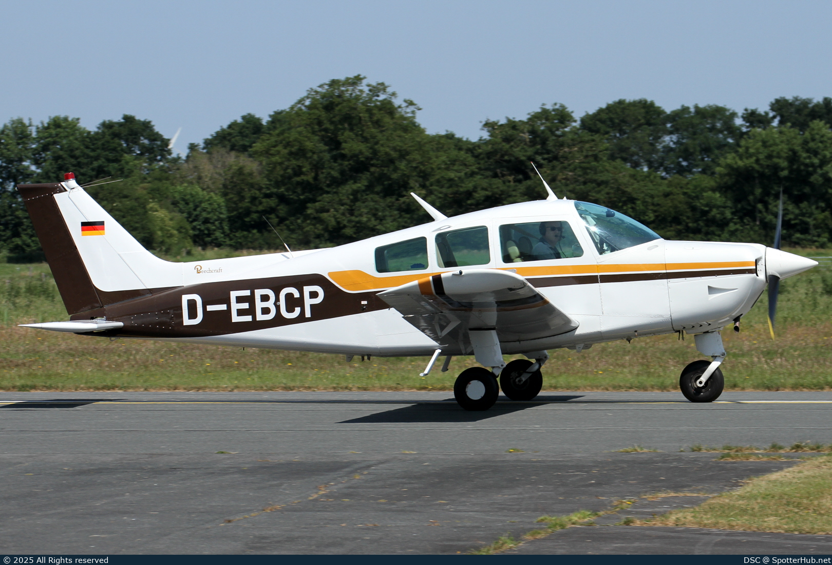 Photo of D-EBCP - Beechcraft C23 Sundowner operated by Private