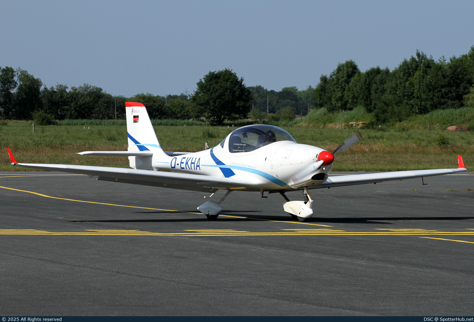 Photo of D-EKHA - Aquila A210 operated by Luftsportverein Rhein-Main