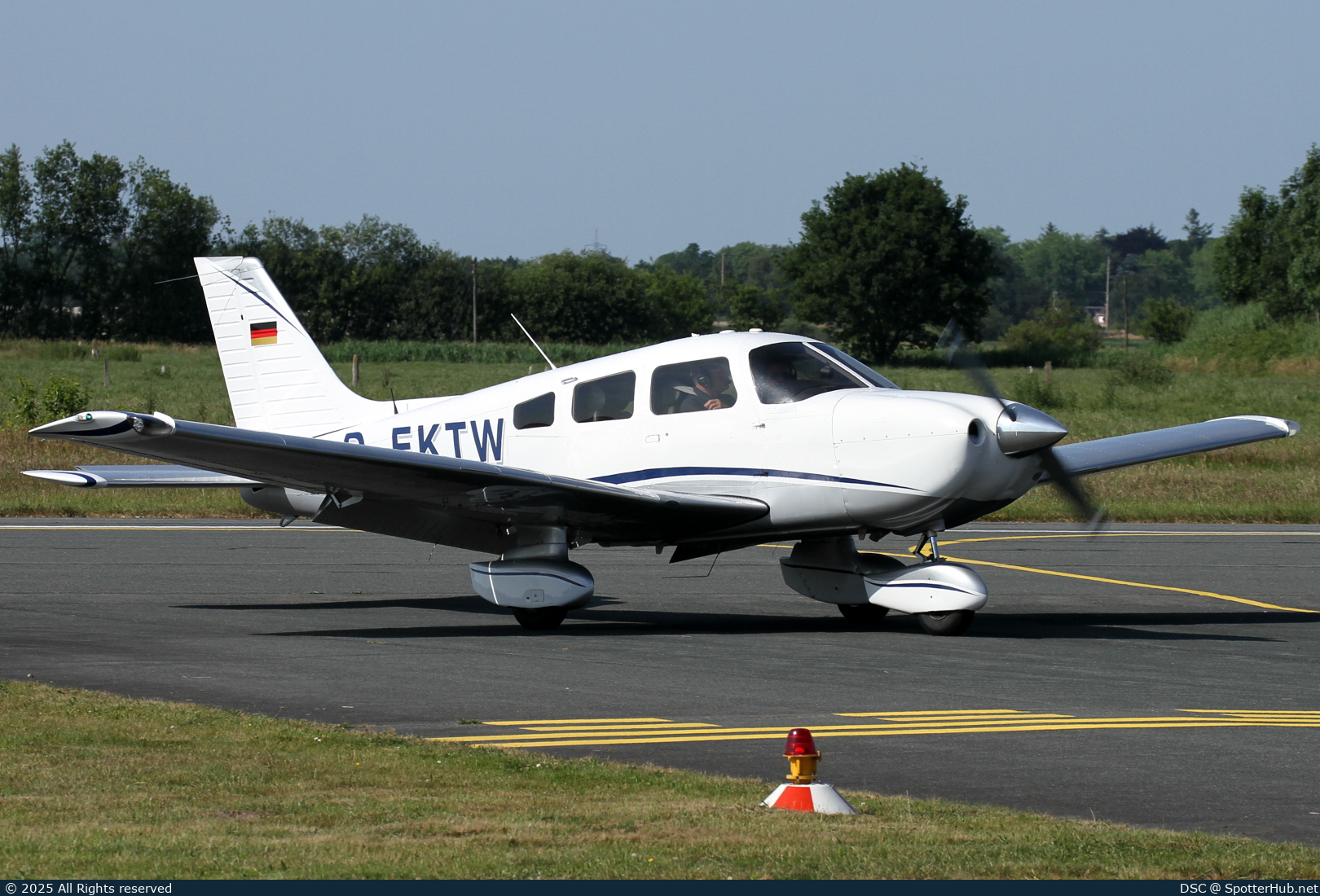 Photo of D-EKTW - Piper PA-28-181 Archer III operated by Luftsportverein Rietberg