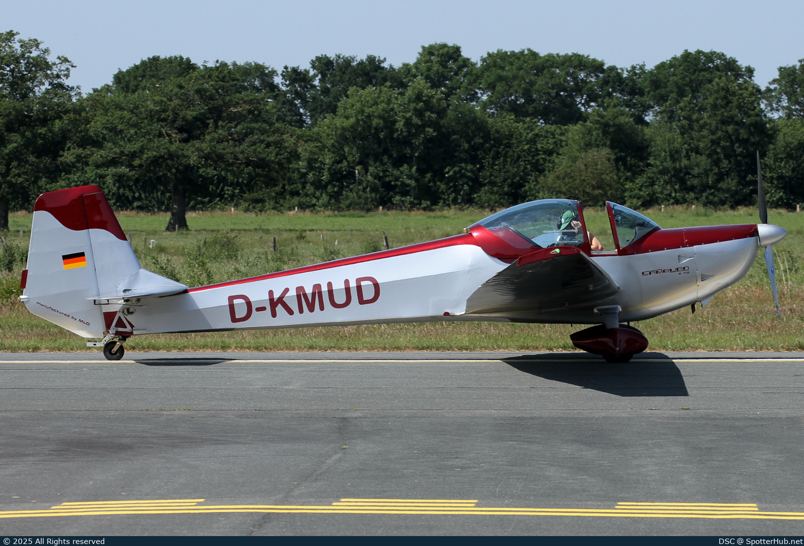 Photo of D-KMUD - Nitsche Avo 68 Samburo R115 operated by Luftsportgemeinschaft Waterkant-Zetel