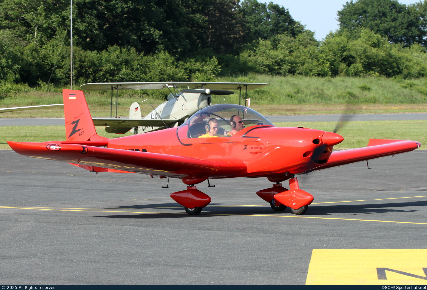 Photo of D-MZRD - Roland Z-602 operated by Private