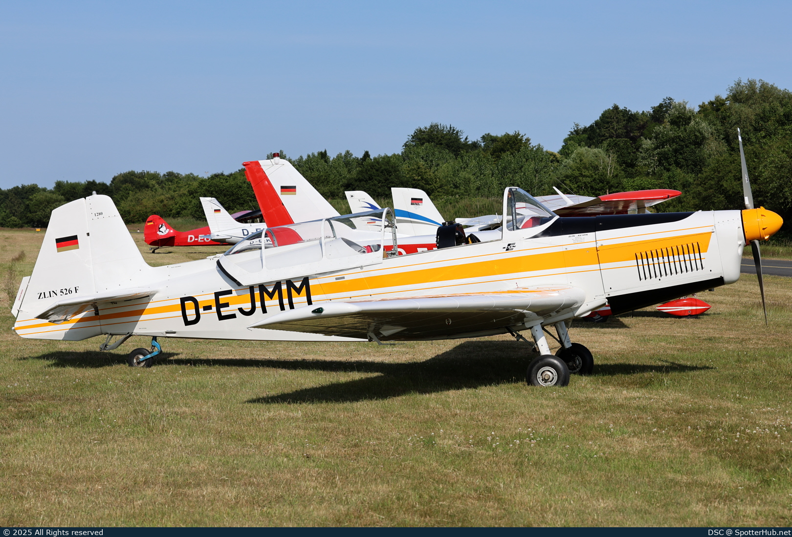 Photo of D-EJMM - Zlín Z-526F Trenér Master operated by Private