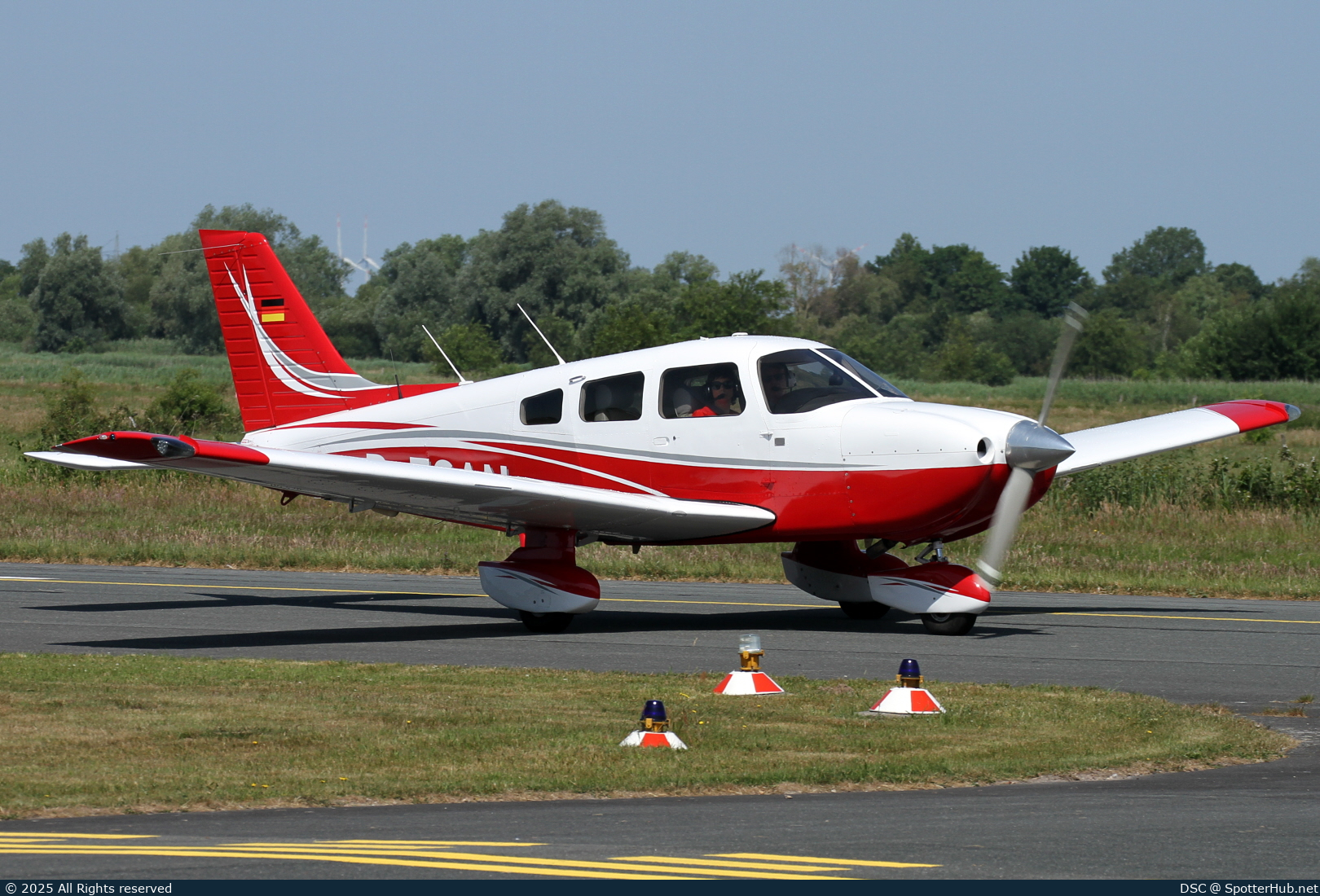 Photo of D-ESAN - Piper PA-28-181 Archer III operated by Hanseatischer Fliegerclub Hamburg