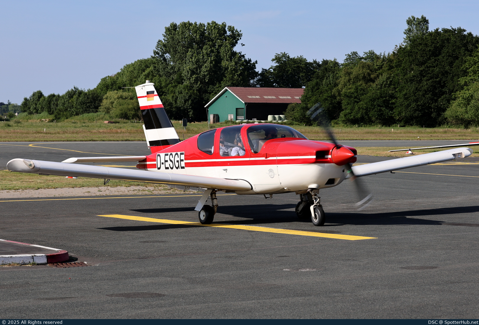 Photo of D-ESGE - SOCATA TB-20 Trinidad operated by not available