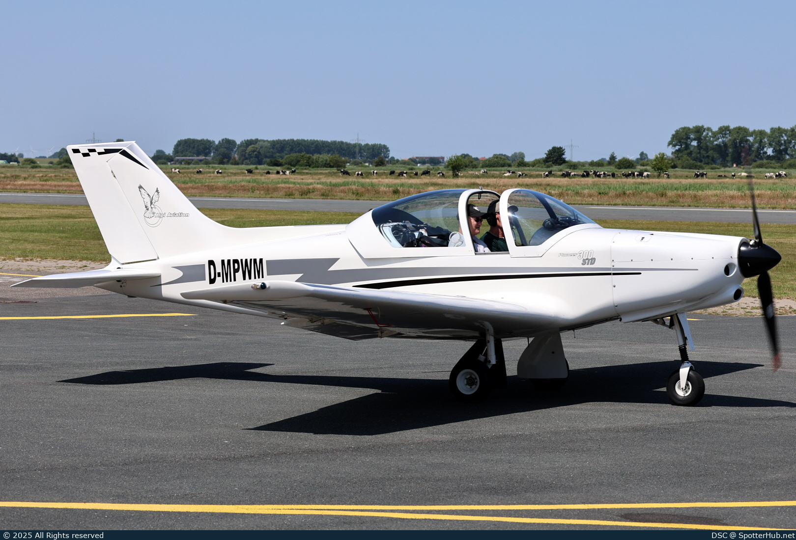 Photo of D-MPWM - Alpi Pioneer 300 Standard operated by Private