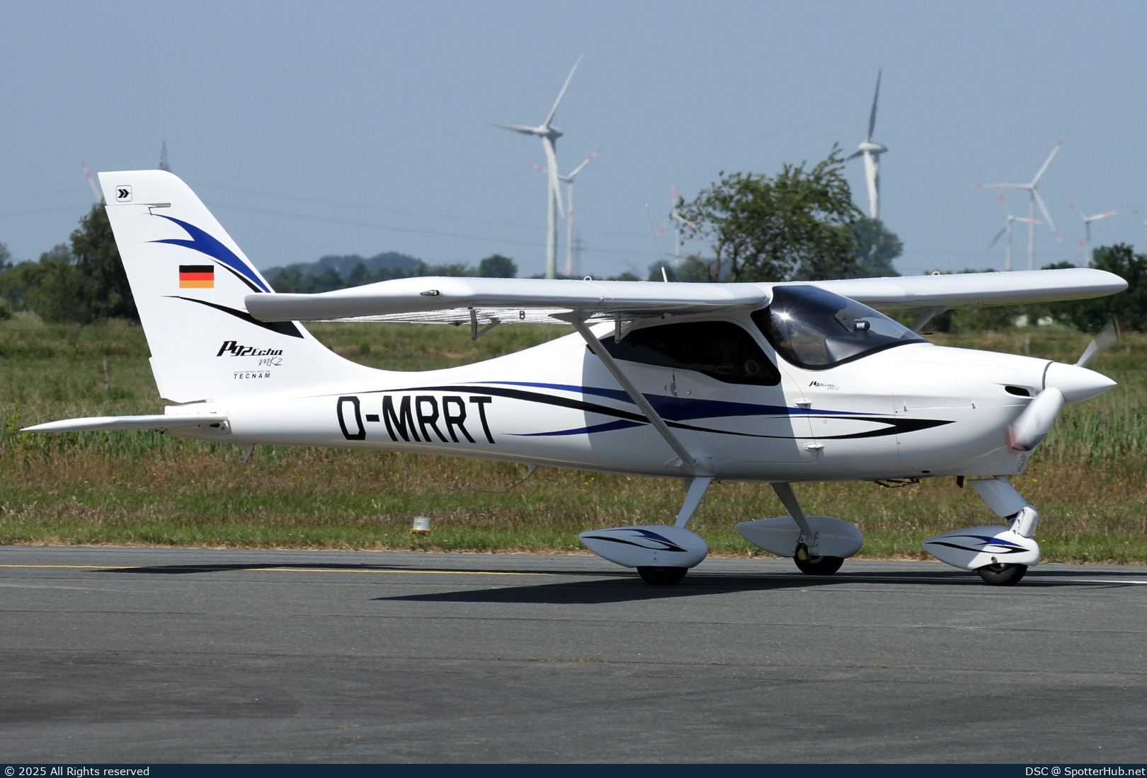 Photo of D-MRRT - Tecnam P92 Echo Mk.II operated by Sky Motion Team