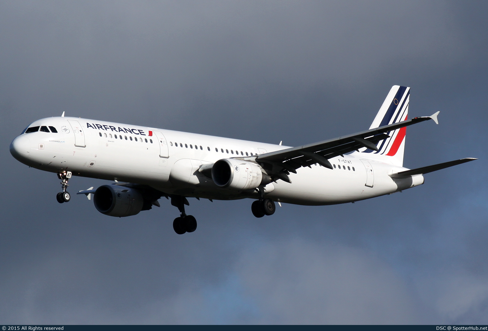 Photo of F-GTAT - Airbus A321-212 operated by Air France