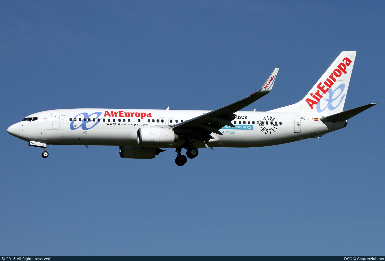 Photo of EC-LPQ - Boeing 737-85P operated by Air Europa