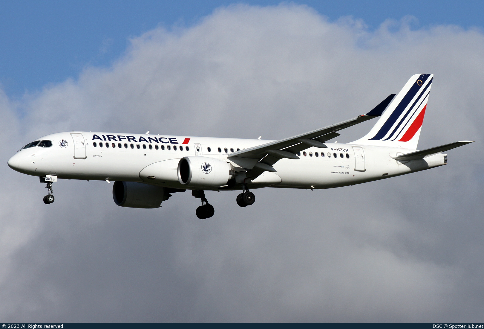 Photo of F-HZUM - Airbus A220-300 operated by Air France