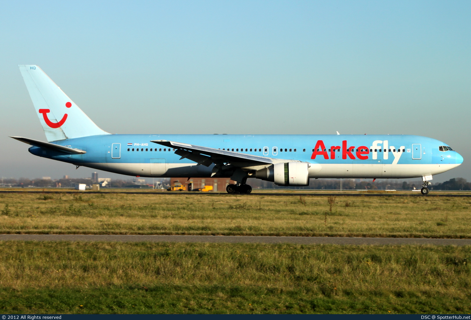 Photo of PH-AHQ - Boeing 767-383(ER) operated by Arkefly