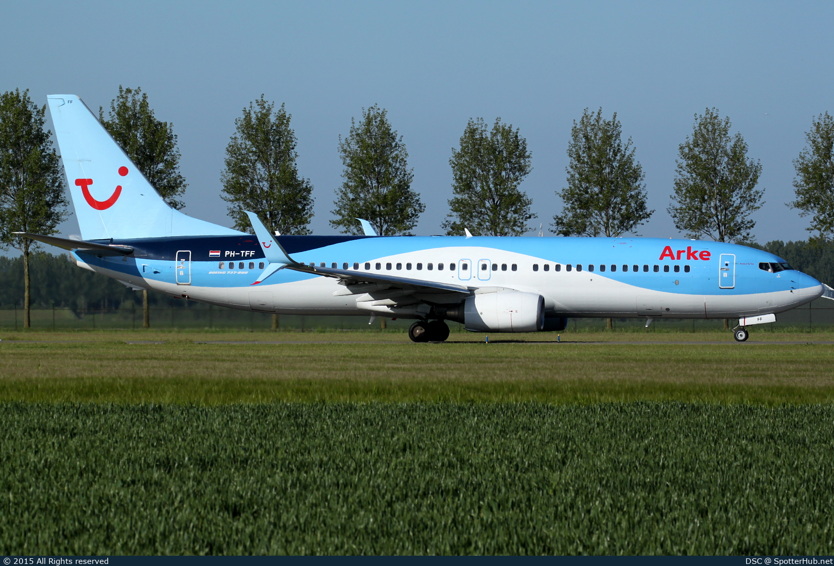 Photo of PH-TFF - Boeing 737-86N operated by Arke