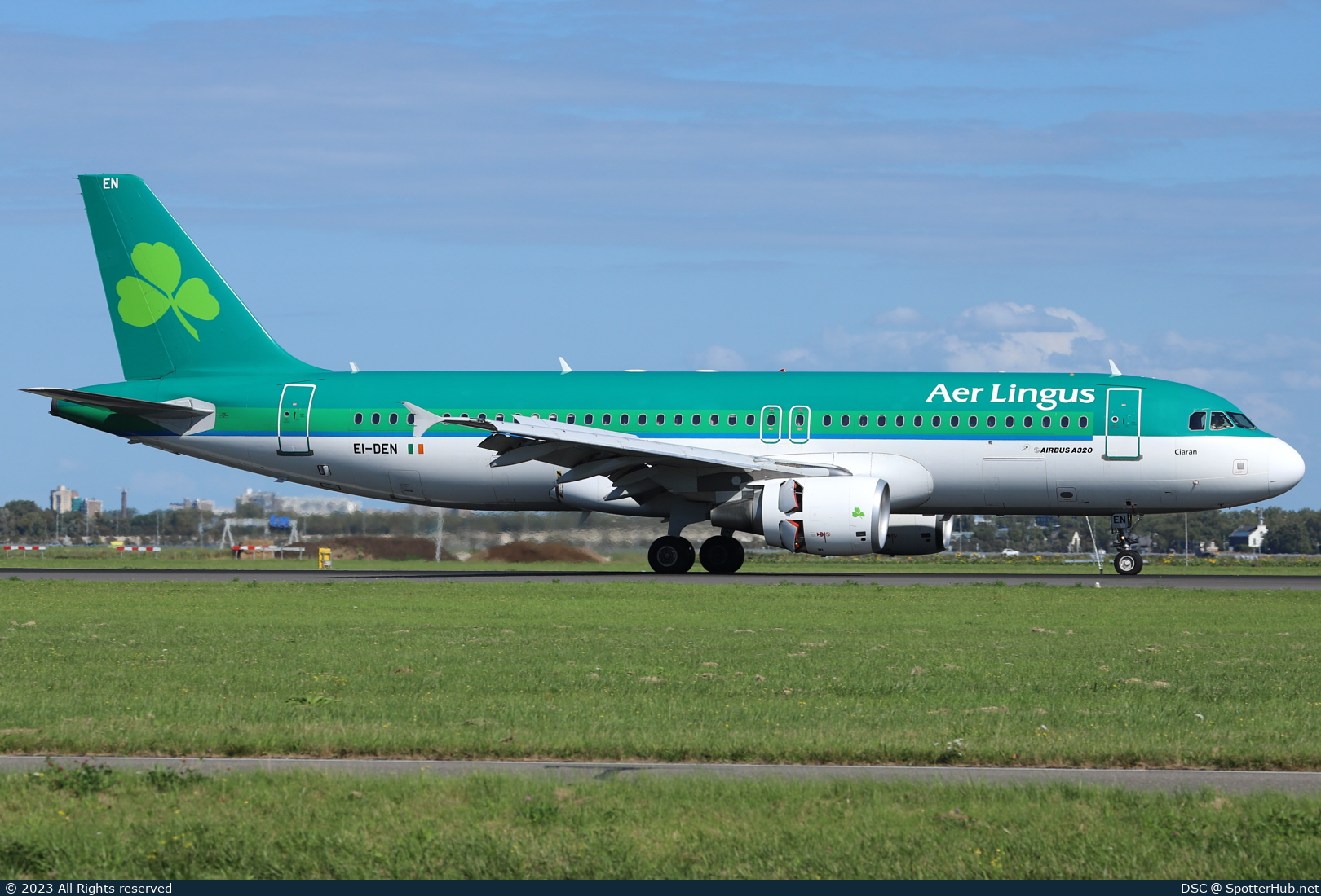 Photo of EI-DEN - Airbus A320-214 operated by Aer Lingus