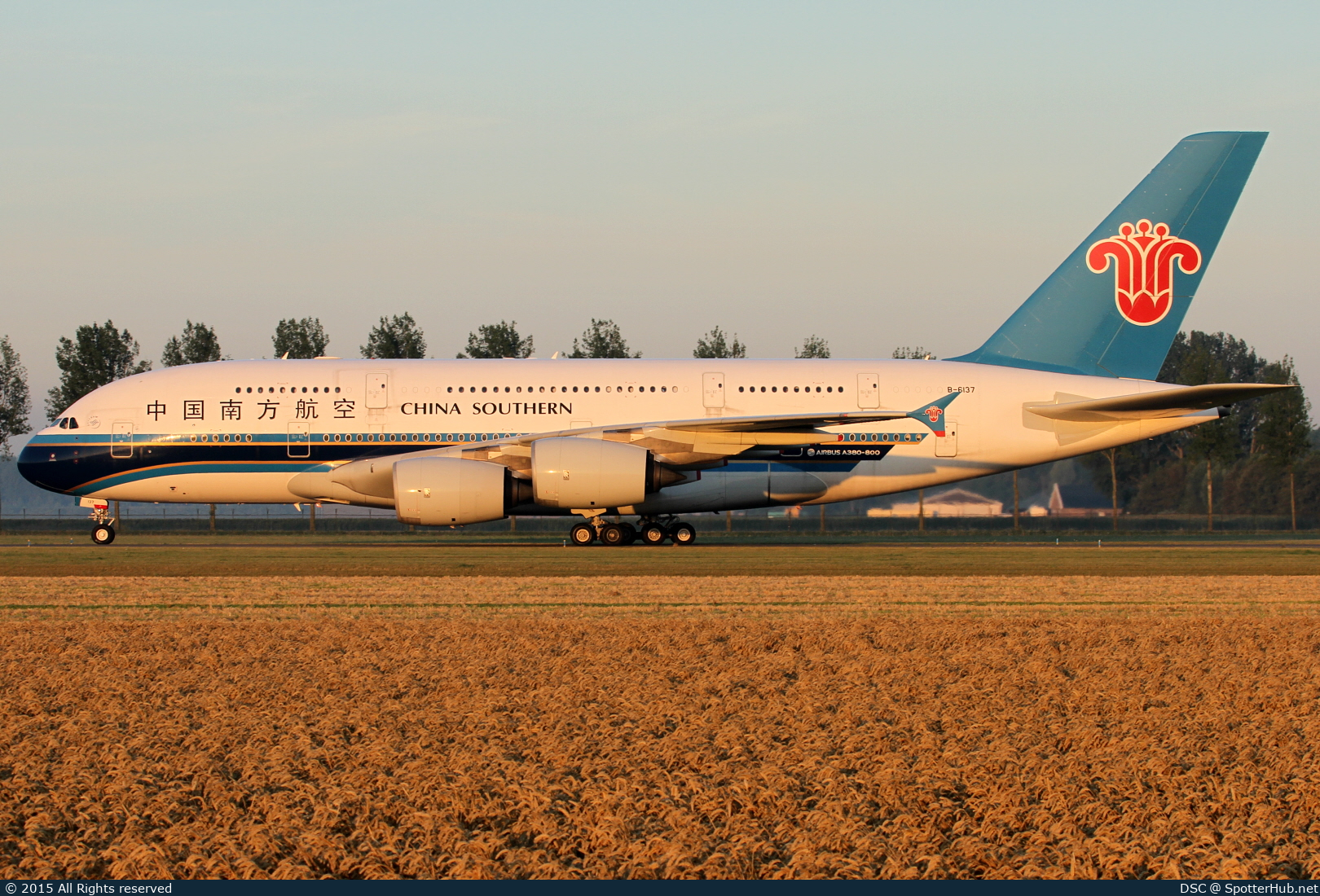 Photo of B-6137 - Airbus A380-841 operated by China Southern Airlines