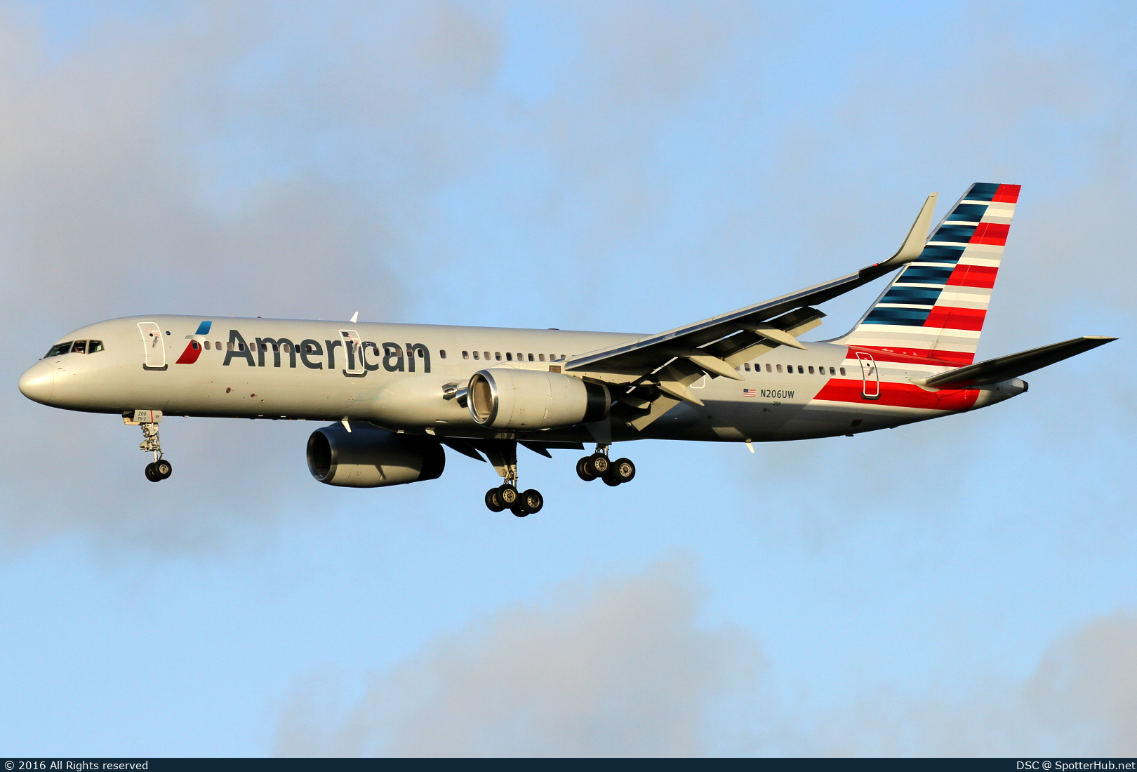 Photo of N206UW - Boeing 757-2B7 operated by American Airlines
