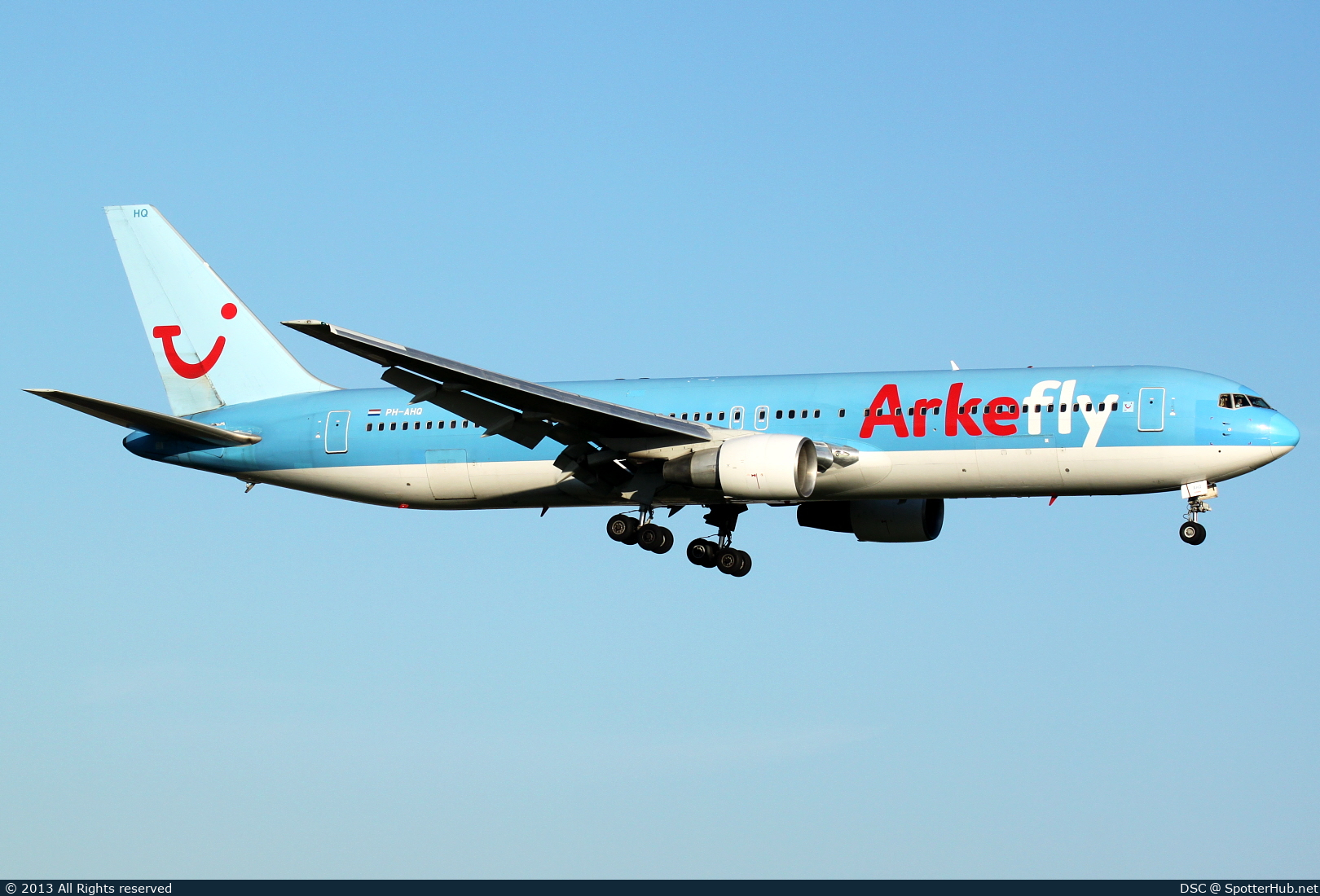 Photo of PH-AHQ - Boeing 767-383(ER) operated by Arkefly