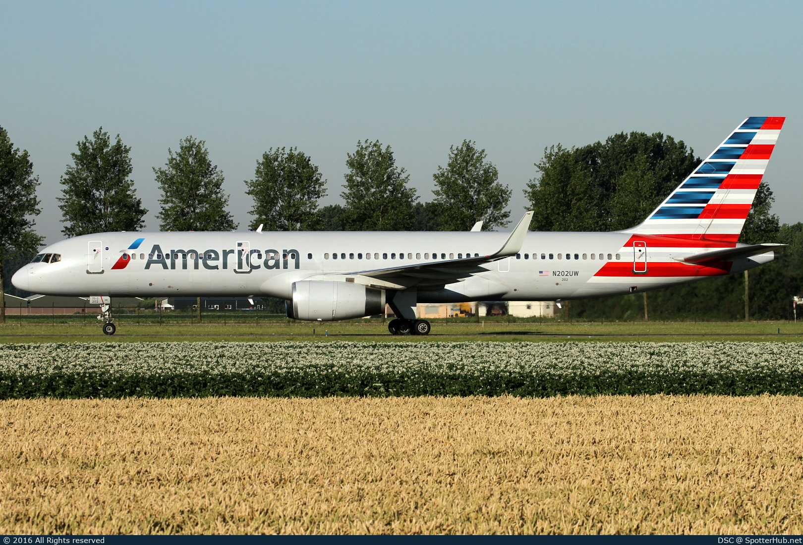 Photo of N202UW - Boeing 757-2B7 operated by American Airlines