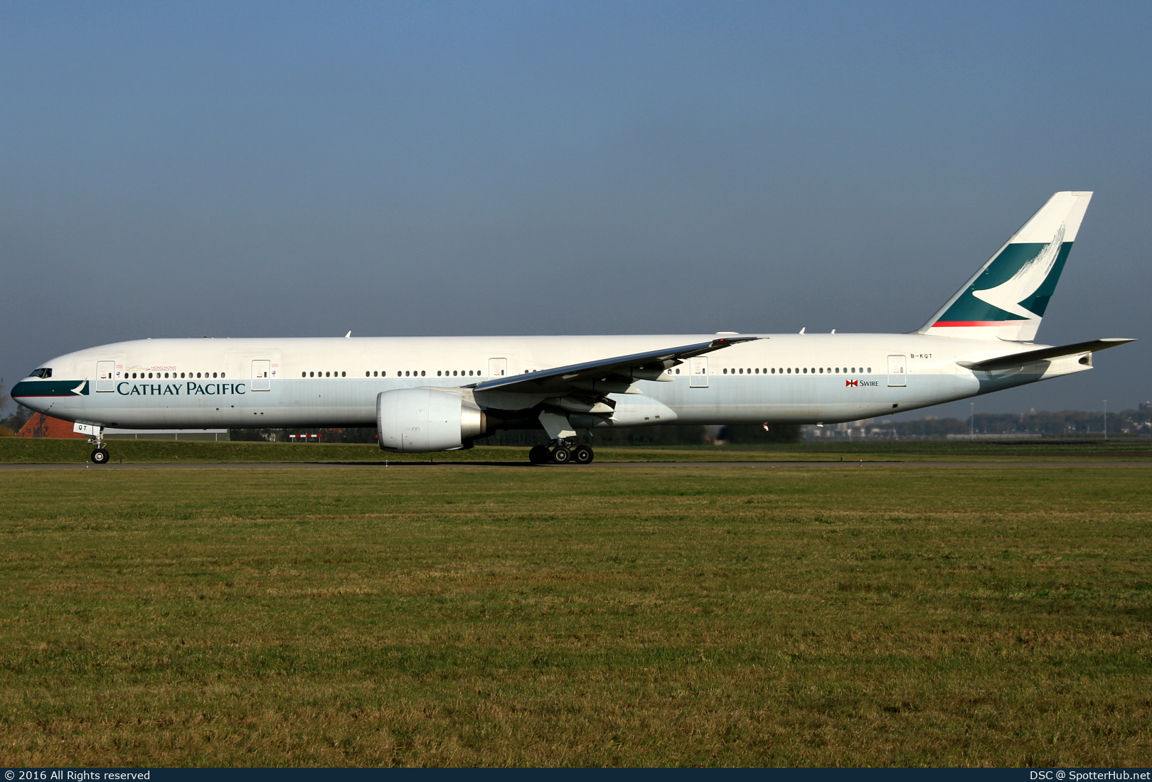 Photo of B-KQT - Boeing 777-367(ER) operated by Cathay Pacific Airways