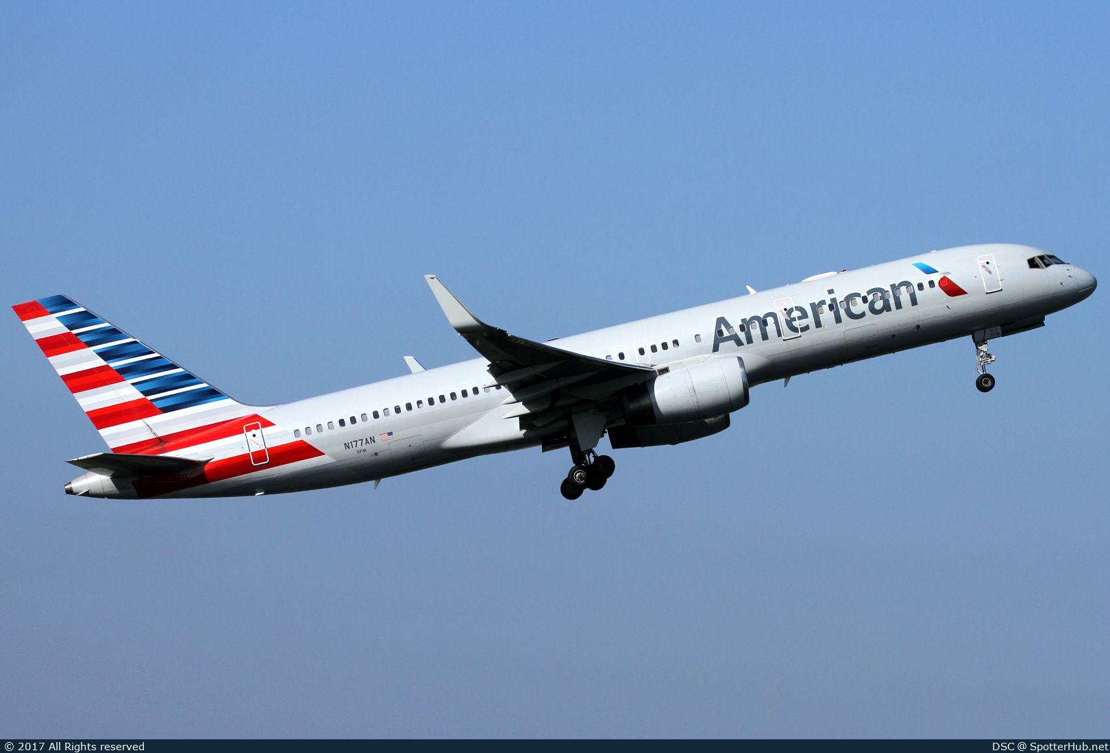Photo of N177AN - Boeing 757-223 operated by American Airlines