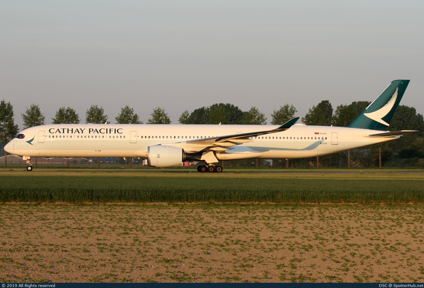 Photo of B-LXJ - Airbus A350-1041 operated by Cathay Pacific Airways