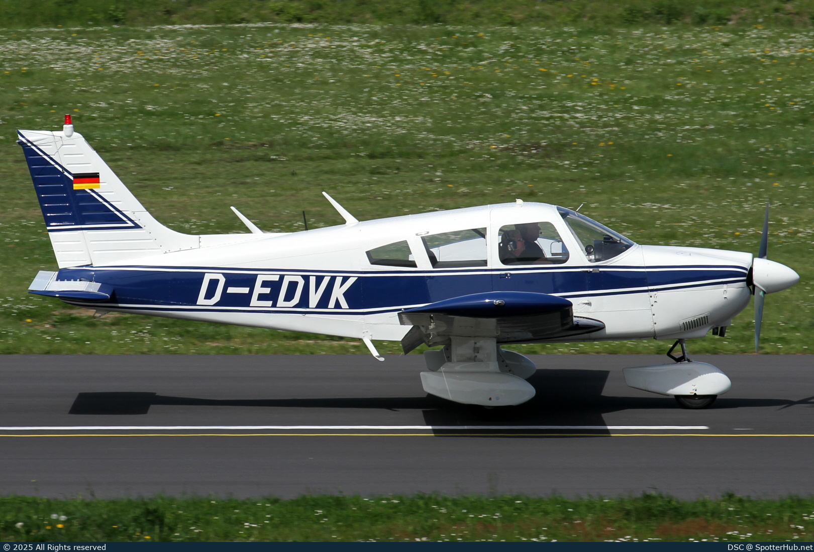 Photo of D-EDVK - Piper PA-28-180 Cherokee G operated by Private