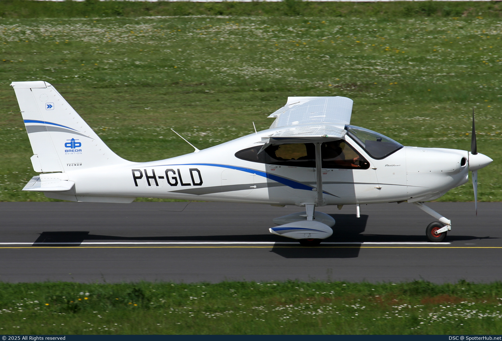 Photo of PH-GLD - Tecnam P2010 Mk.II operated by Breda Aviation