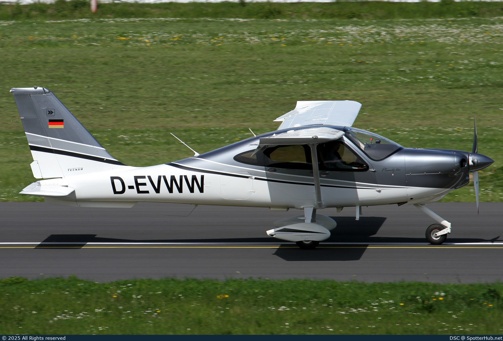 Photo of D-EVWW - Tecnam P2010 operated by Private