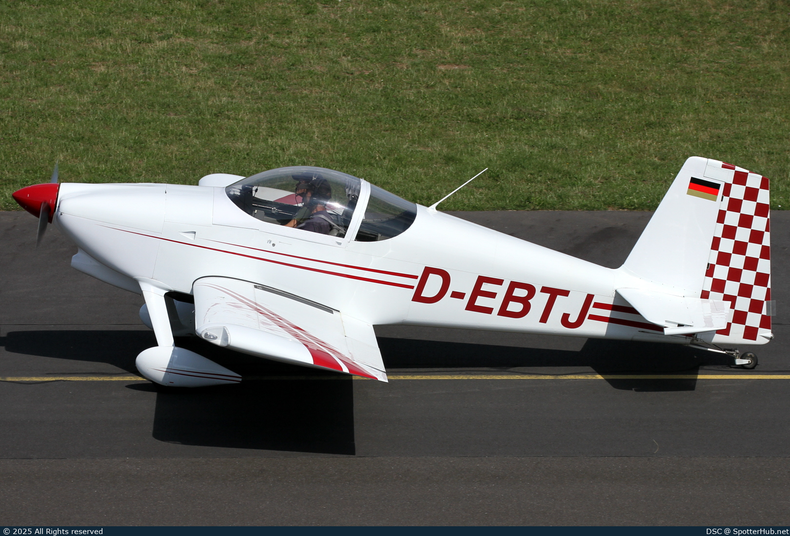 Photo of D-EBTJ - Vans RV-7 operated by Private