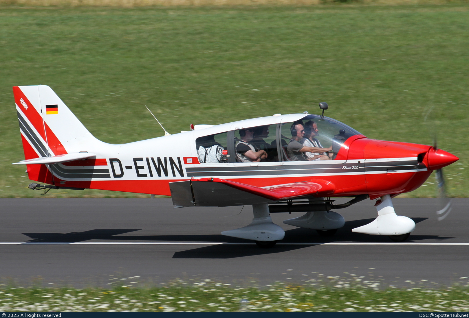 Photo of D-EIWN - Robin DR400/200R Remorqueur operated by Flugsportverein Herrenberg