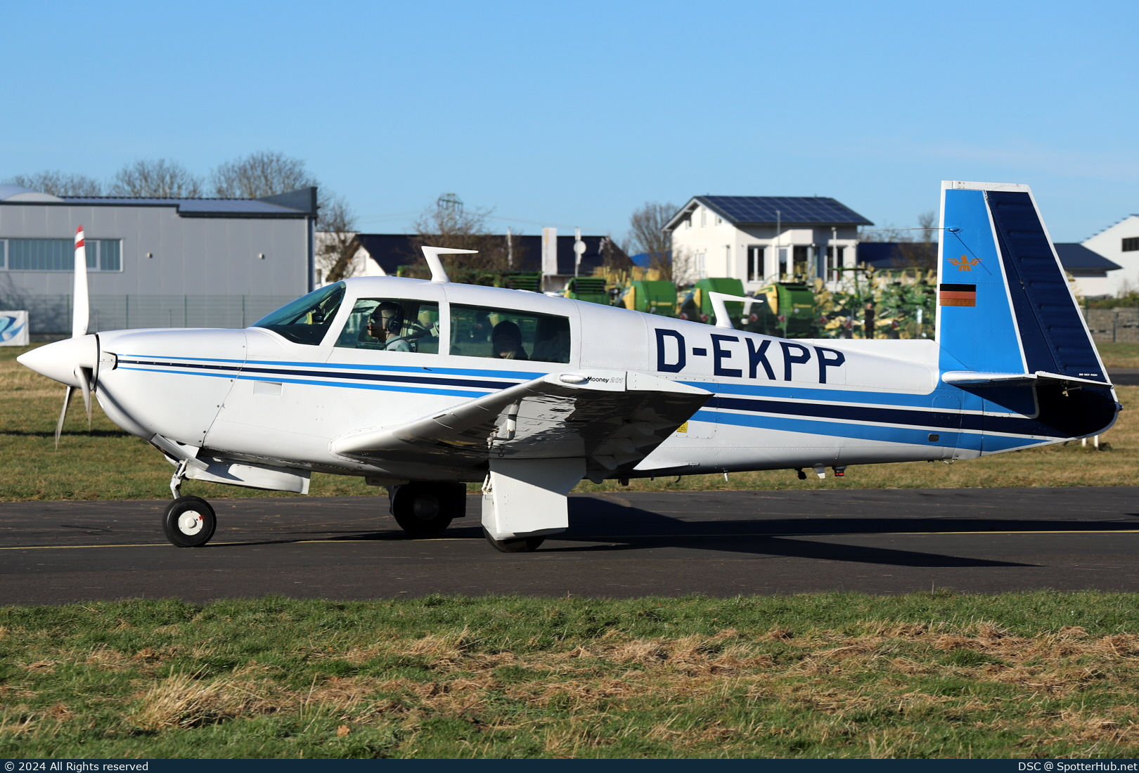 Photo of D-EKPP - Mooney M20J 201 operated by Private