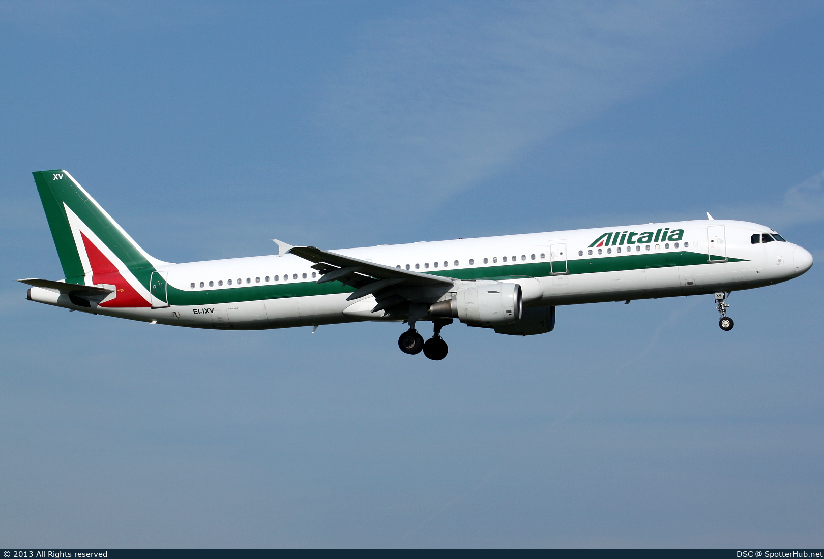 Photo of EI-IXV - Airbus A321-112 operated by Alitalia