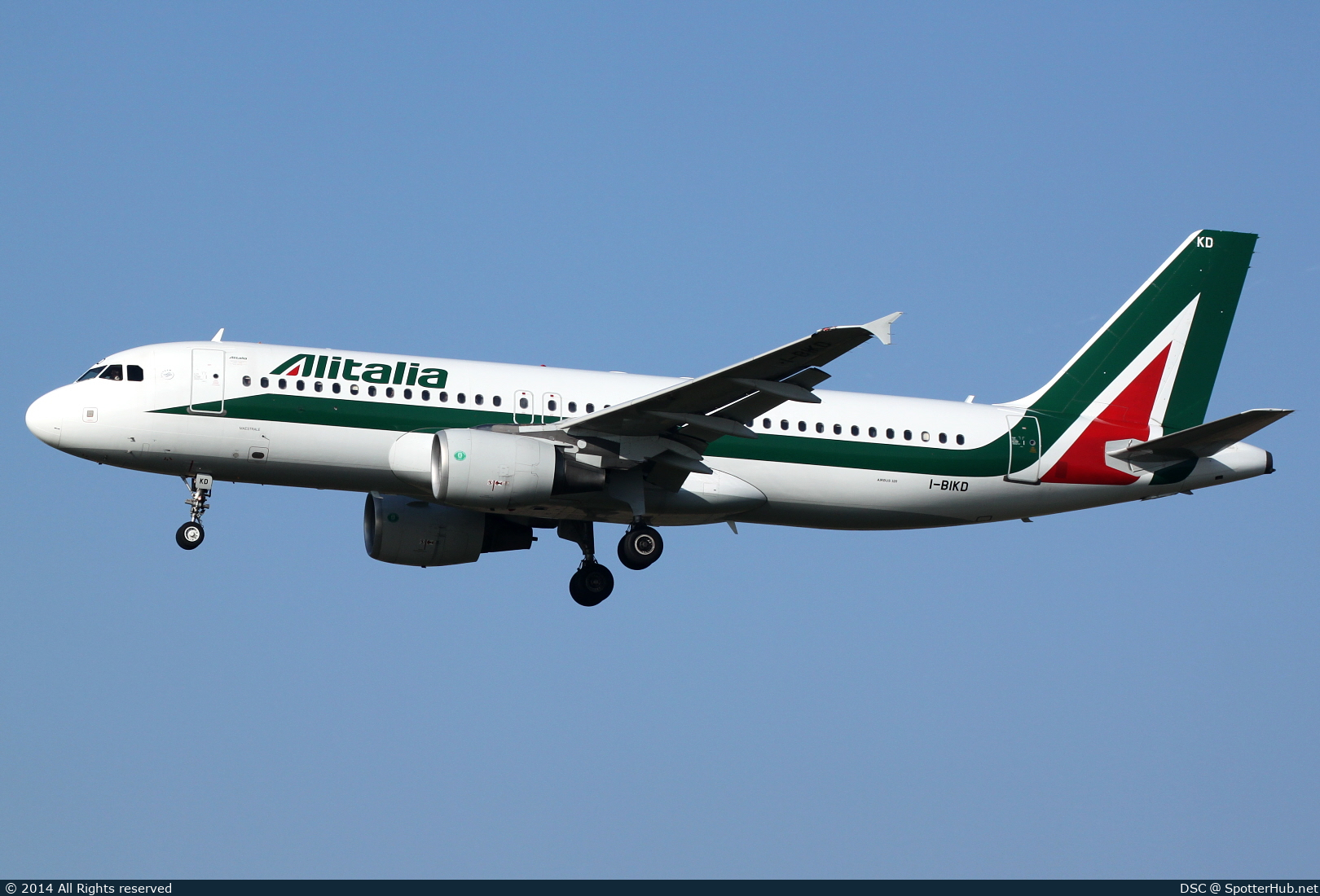 Photo of I-BIKD - Airbus A320-214 operated by Alitalia